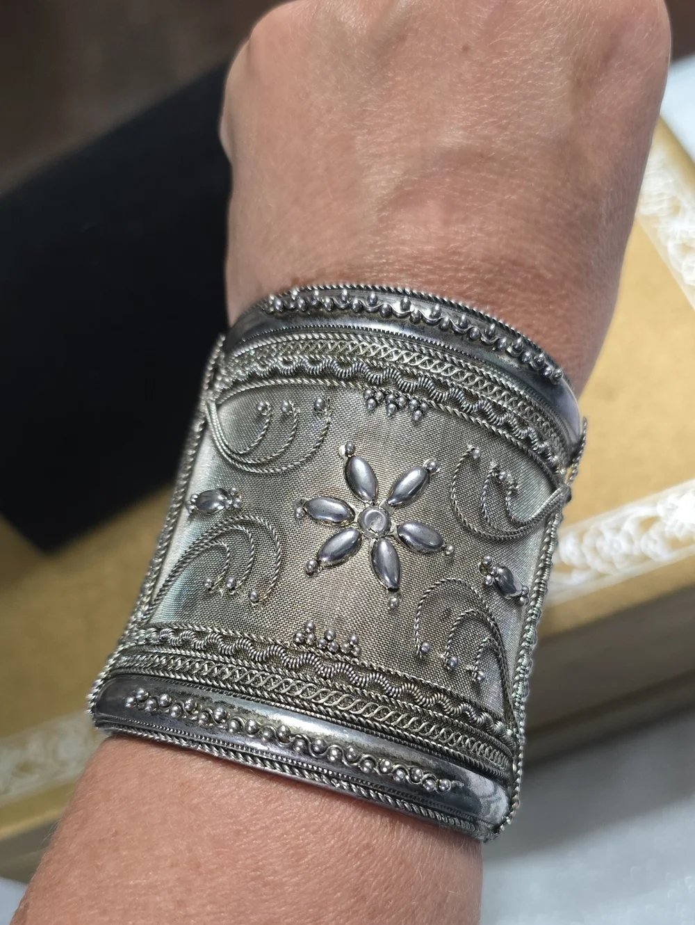 Vintage Ornate Tribal Etruscan Silver-Tone Floral Mesh Metal Wide Cuff Bracelet